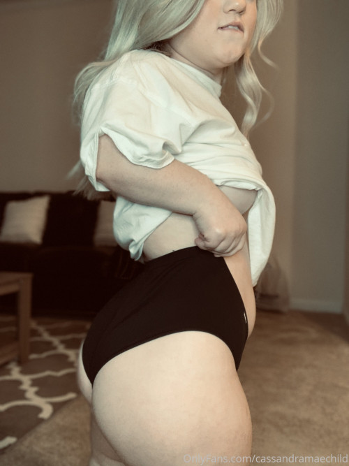 cassandramaechild-Cassandra-Mae-Davis_2316x3088_8218a7c4deccc745cacf41bb0e0d4e8f6a6b56bd56d62622.jpg