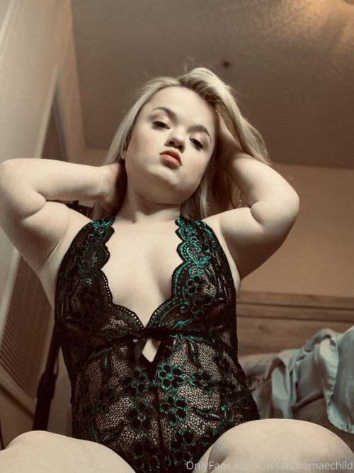 cassandramaechild-Cassandra-Mae-Davis_2316x3088_b7d6f03e1c9444b8d19aed0fdb3e0c76.jpg