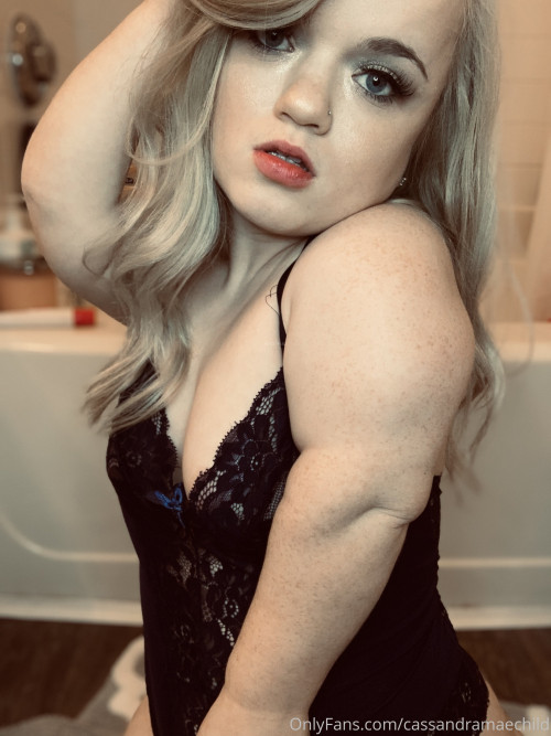 cassandramaechild-Cassandra-Mae-Davis_2316x3088_fbe4ca6b2b004e5cff025ff05326defb.jpg