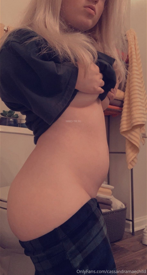 cassandramaechild-Cassandra-Mae-Davis_914x1706_1cbf9bbd12648a805503044f3174ac42.jpg