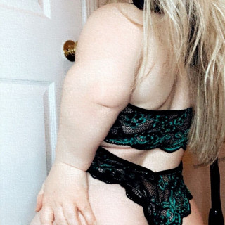 cassandramaechild-Cassandra-Mae-Davis_914x1706_972ecd00d6e3d0df9cf816353d882c18