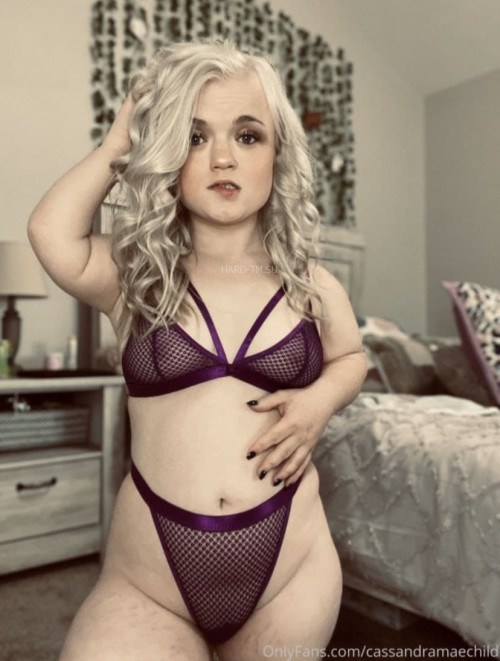 cassandramaechild-Cassandra-Mae-Davis_AE8EE338-292D-47F3-B9A8-D4CC491207BC.jpg