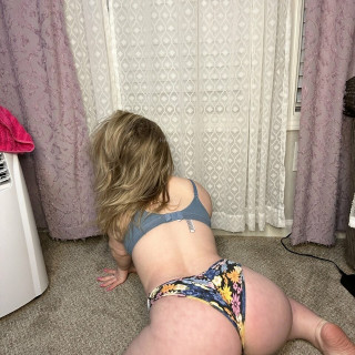 cassandramaechild-Cassandra-Mae-Davis_CMC_960x1280_e516b8b1907b04404c64f9f70772dc0c-4tX2QgtY