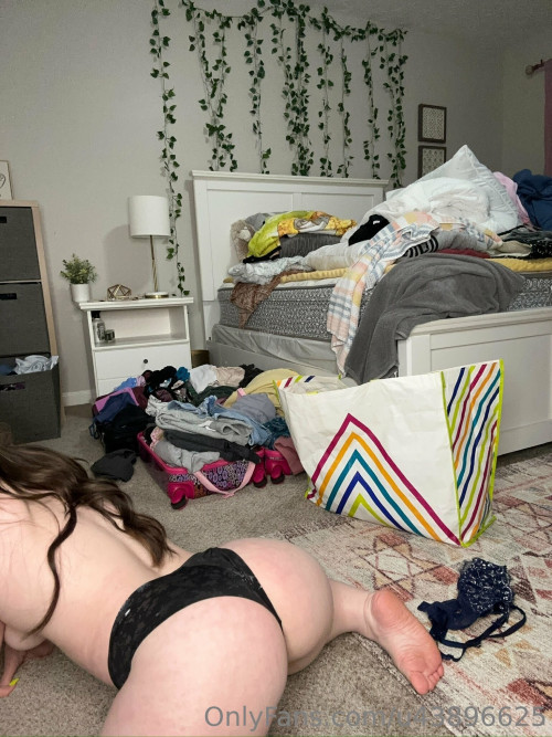 cassandramaechild-Cassandra-Mae-Davis_Cassandra_1537x2049_96c87dc44610418c1229c77e93532d07-t13kc9BC.jpg