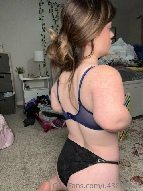 cassandramaechild-Cassandra-Mae-Davis_Cassandra_1537x2049_f8bd418b0e43128ac05d5072cc2425fc-XKEHcHYm.jpg