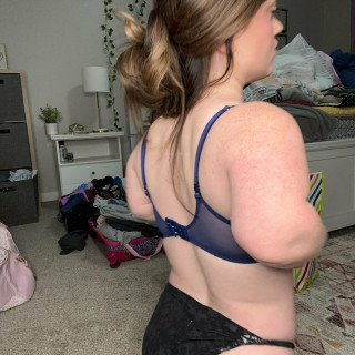 cassandramaechild-Cassandra-Mae-Davis_Cassandra_1537x2049_f8bd418b0e43128ac05d5072cc2425fc-XKEHcHYm